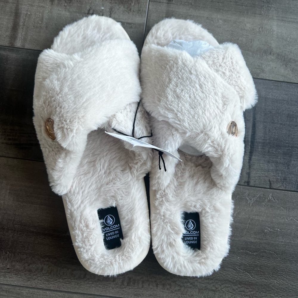 Volcom Lil Slip Women’s Lounge Slipper